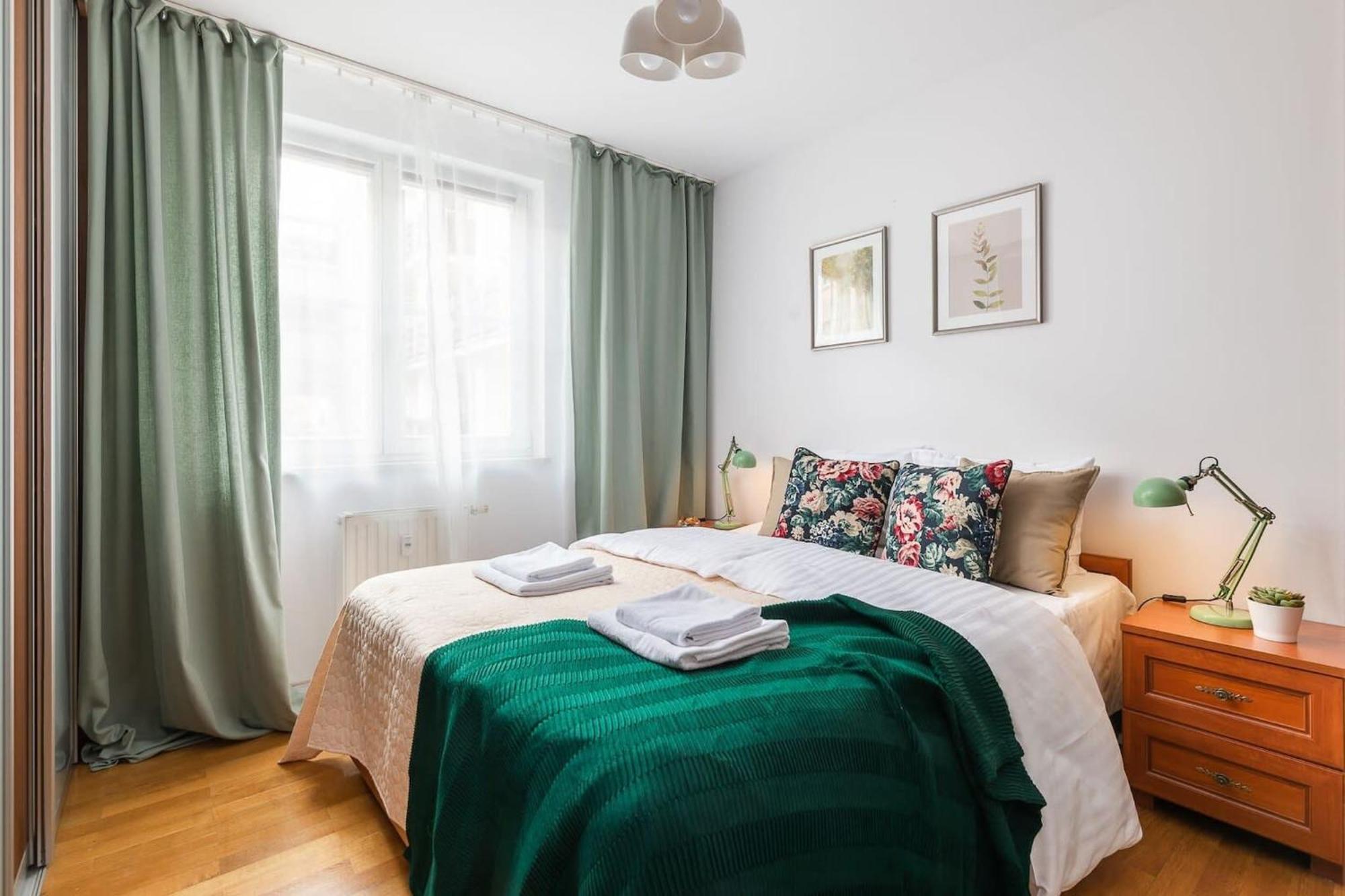 Elektoralna 12A - Colorful Apartment With Balcony By Noclegi Renters Warsaw Luaran gambar